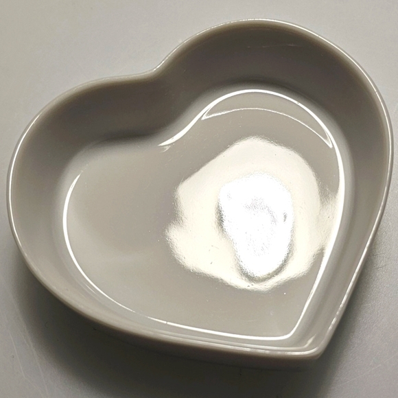 Precious Moments Ceramic Heart-Shaped Trinket Box - Picture 15 of 16